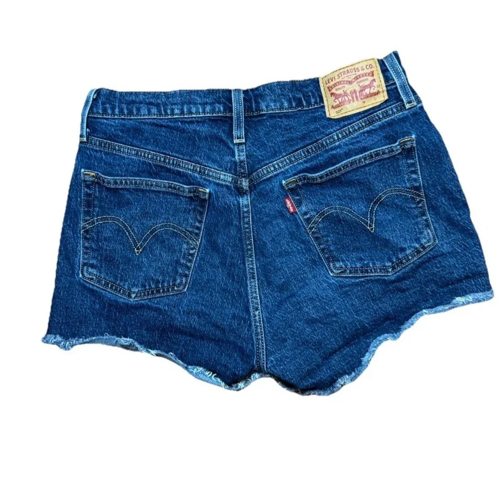 Levi's 501 Denim Shorts Women's Size W 29 Blue Distressed Hem Button Fly - Picture 2 of 6